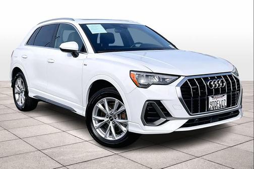 2022 Audi Q3 45 S line Premium