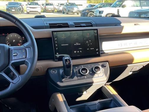 2025 Land Rover Defender 110 P400 X-Dynamic SE