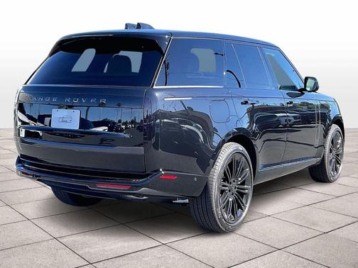 BLACK 2026 Land Rover Range Rover P400 SE