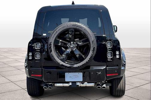 2025 Land Rover Defender V8