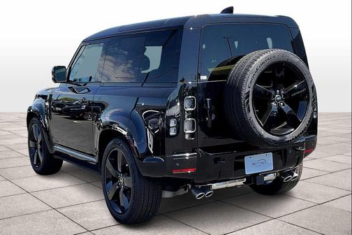 2025 Land Rover Defender V8
