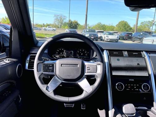 Fuji White 2025 Land Rover Discovery P360 Dynamic SE