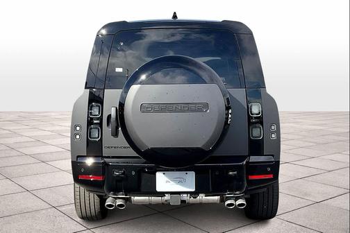 2026 Land Rover Defender V8