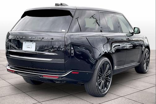 2026 Land Rover Range Rover P530 SE