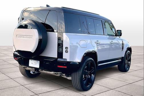 2026 Land Rover Defender P400 X-Dynamic SE