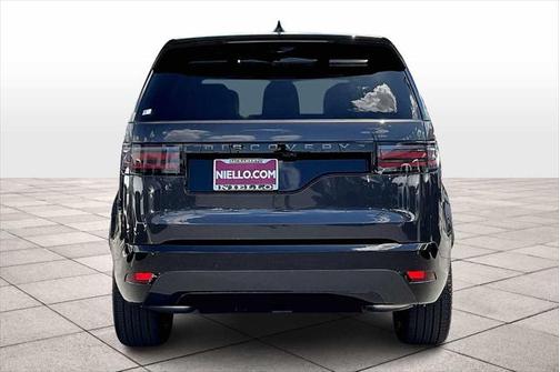 2025 Land Rover Discovery P300 Dynamic SE
