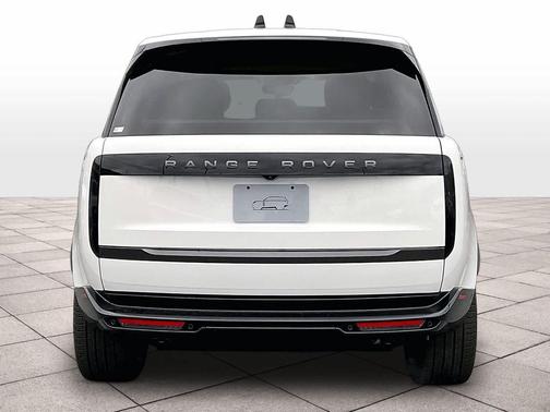 2026 Land Rover Range Rover P550e SE