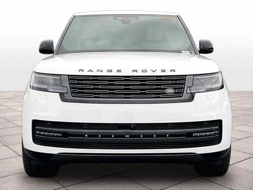 2026 Land Rover Range Rover P550e SE