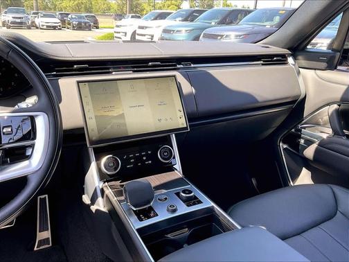 Batumi Gold Premium Metallic 2023 Land Rover Range Rover P400 SE