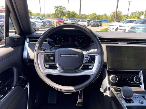 Batumi Gold Premium Metallic 2023 Land Rover Range Rover P400 SE