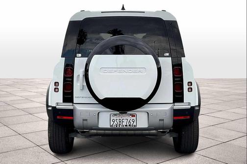 2025 Land Rover Defender 110 P400 S
