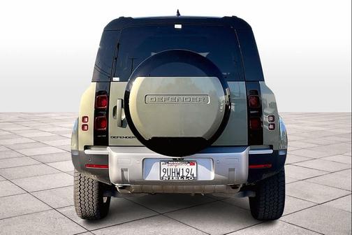 2025 Land Rover Defender 110 P400 S