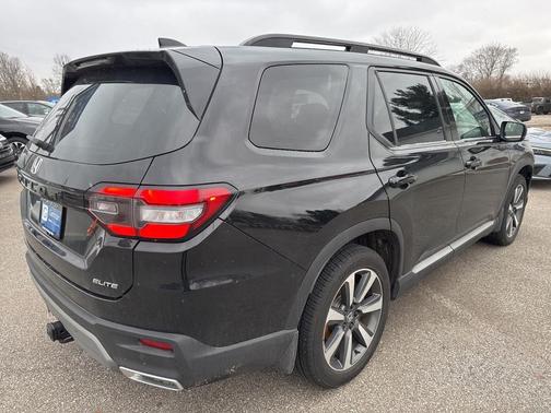 2023 Honda Pilot AWD Elite
