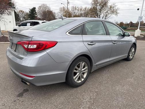 2017 Hyundai SONATA SE