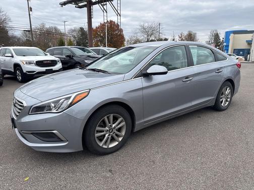 2017 Hyundai SONATA SE