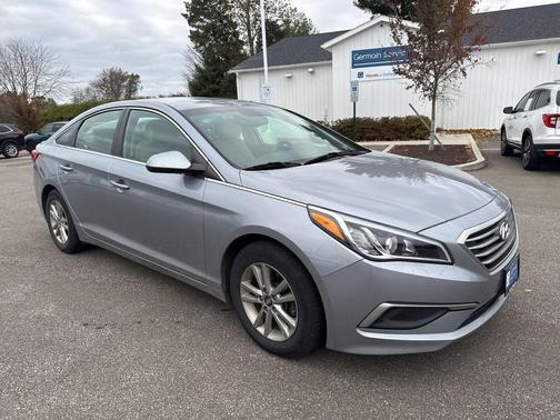2017 Hyundai SONATA SE