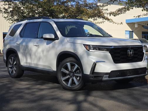 2025 Honda Pilot Touring 8-Passenger