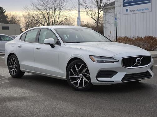 2020 Volvo S60 T5 Momentum