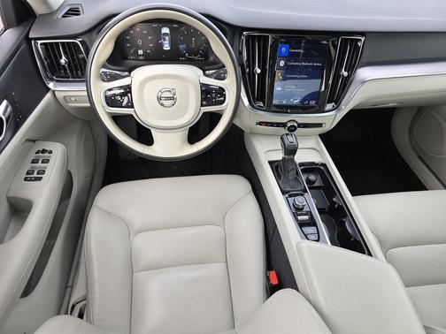 2020 Volvo S60 T5 Momentum