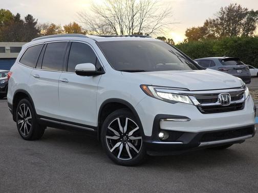2022 Honda Pilot Touring 8-Passenger