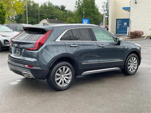 2021 Cadillac XT4 Premium Luxury