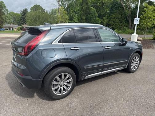 2021 Cadillac XT4 Premium Luxury
