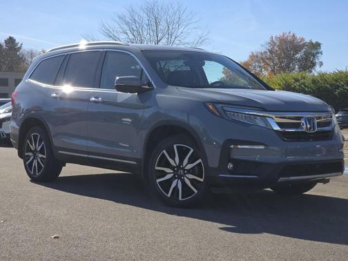 2022 Honda Pilot Touring 8-Passenger
