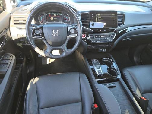 2022 Honda Pilot Touring 8-Passenger