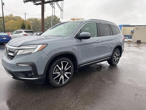 2022 Honda Pilot Touring 8-Passenger