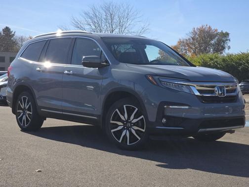 2022 Honda Pilot Touring 8-Passenger