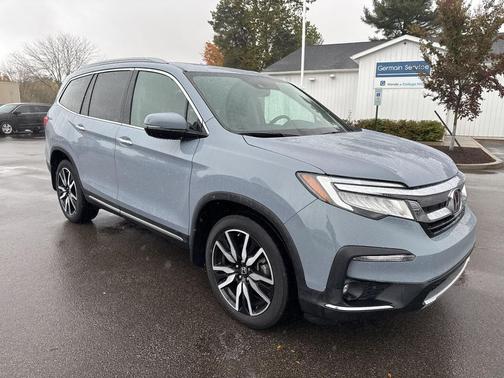 2022 Honda Pilot Touring 8-Passenger