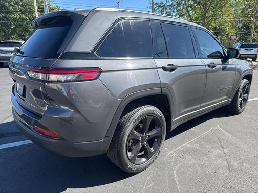 2022 Jeep Grand Cherokee Altitude