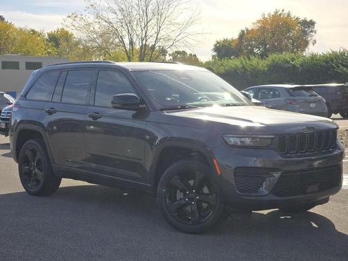 2022 Jeep Grand Cherokee Altitude