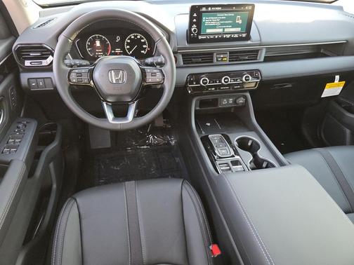 2025 Honda Pilot Touring 8-Passenger