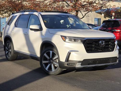 2025 Honda Pilot Touring 8-Passenger