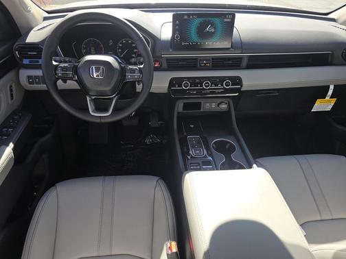 2025 Honda Pilot Touring 8-Passenger