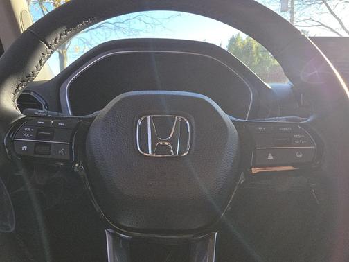 2025 Honda Pilot Touring 8-Passenger