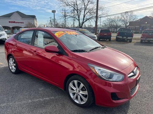 2012 Hyundai Accent GLS