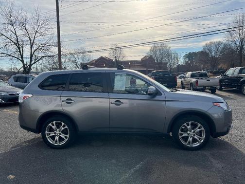 2015 Mitsubishi Outlander SE