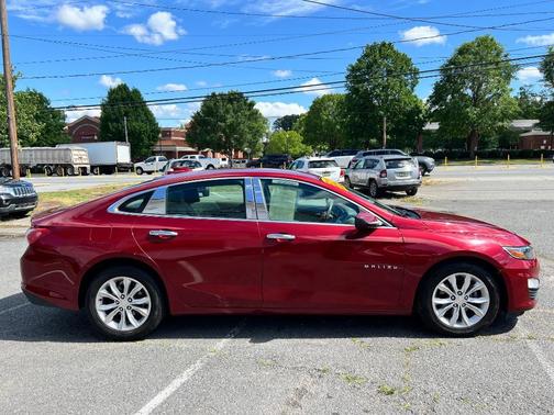 Cajun Red Tintcoat 2019 Chevrolet Malibu LT