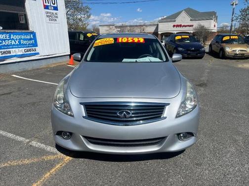 2015 INFINITI Q40 Base