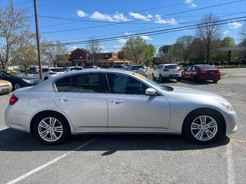 2015 INFINITI Q40 Base