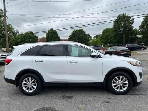 2017 Kia Sorento LX