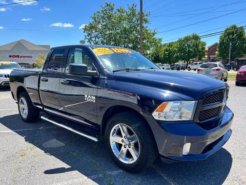 True Blue Pearlcoat 2016 RAM 1500 Tradesman/Express