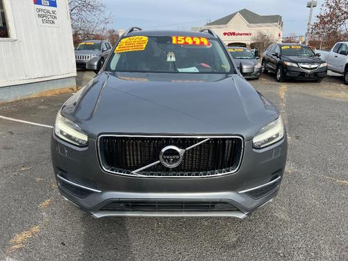2016 Volvo XC90 T6 Momentum