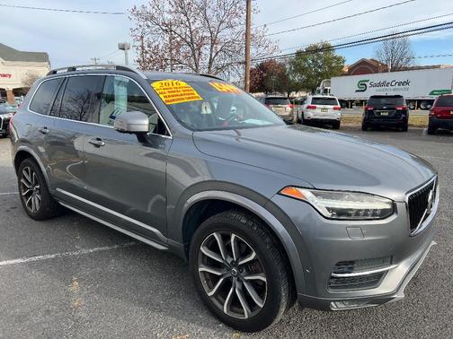 2016 Volvo XC90 T6 Momentum