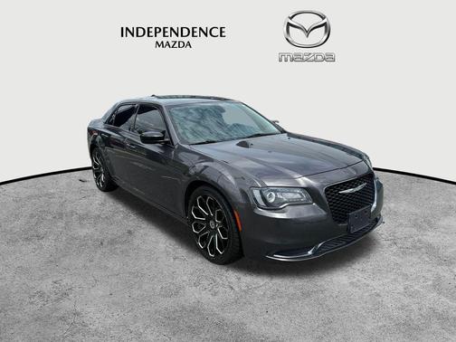 2018 Chrysler 300 Touring