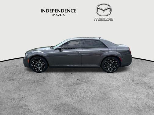 2018 Chrysler 300 Touring
