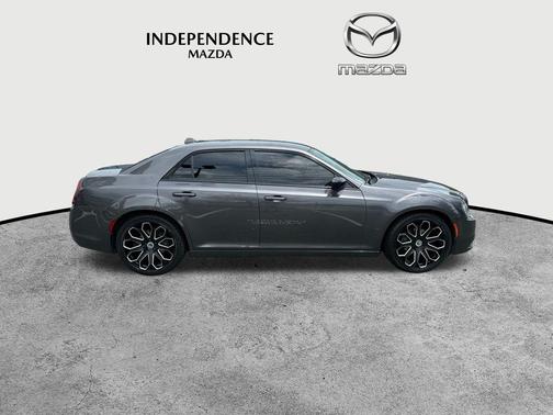 2018 Chrysler 300 Touring