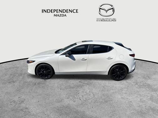 Snowflake White Pearl 2026 Mazda Mazda3 2.5 S Carbon Edition